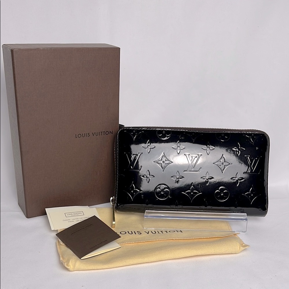 Louis Vuitton Monogram Vernis Zippy Wallet/Organizer w/ Box and Dust Bag